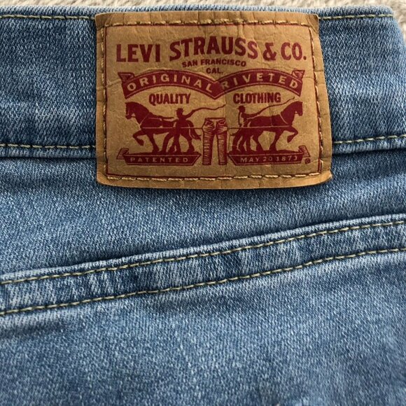 Levis Womens Jeans Sie 18W Classic Straight Leg Light Blue Denim Casual Ankle - Picture 12 of 14